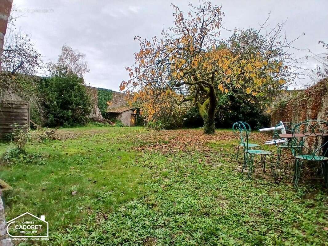   - Maison à PAIMBOEUF