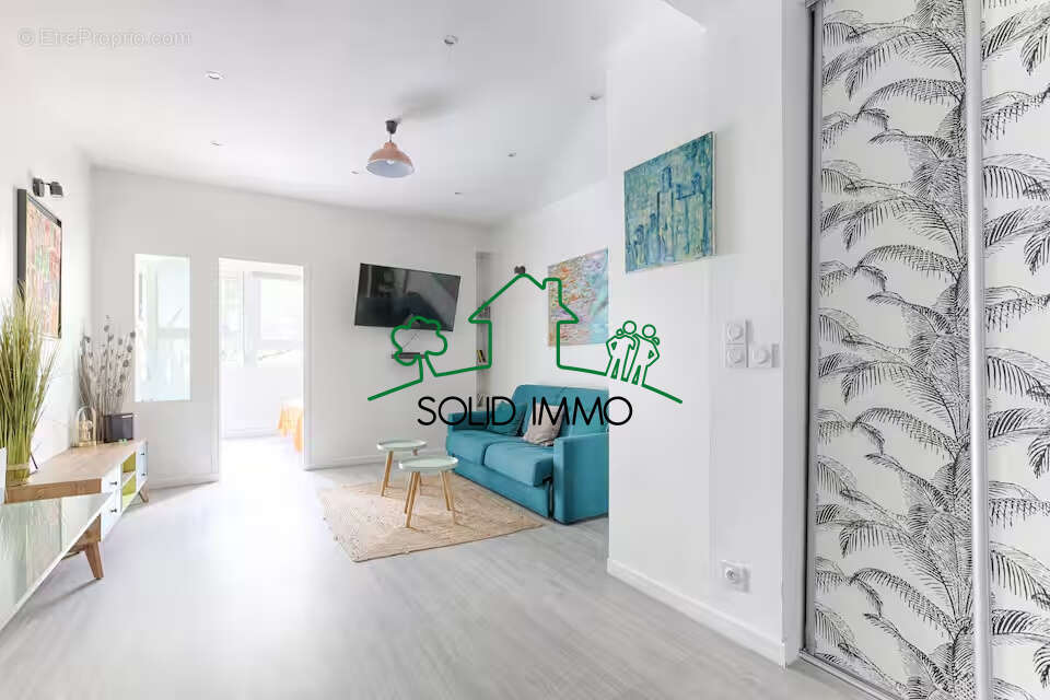 Appartement à PARIS-20E