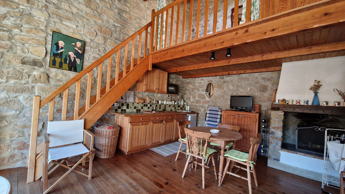 Maison à SAINT-PRIVAT