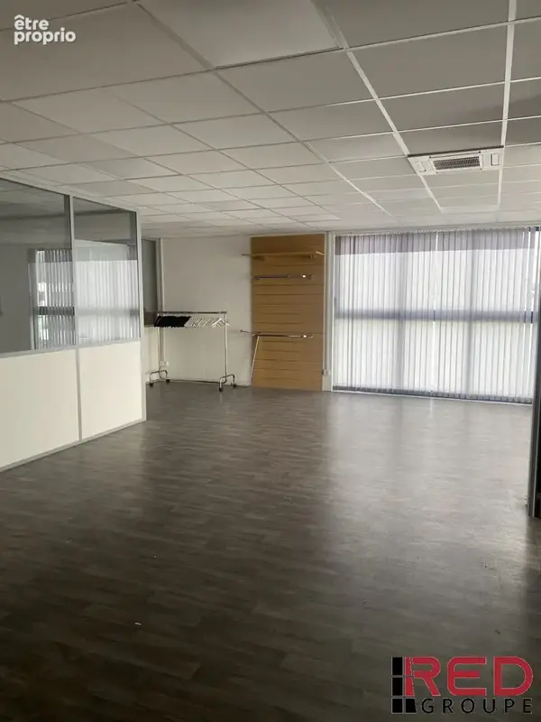 Commerce 165 m² à Aubagne  - photo 1