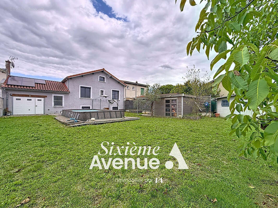 Maison à DECINES-CHARPIEU