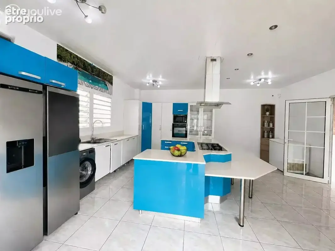 Proche CHU– Villa+ Bungalow 283 m²-piscine -Jardin- Fort-de-France - photo 3