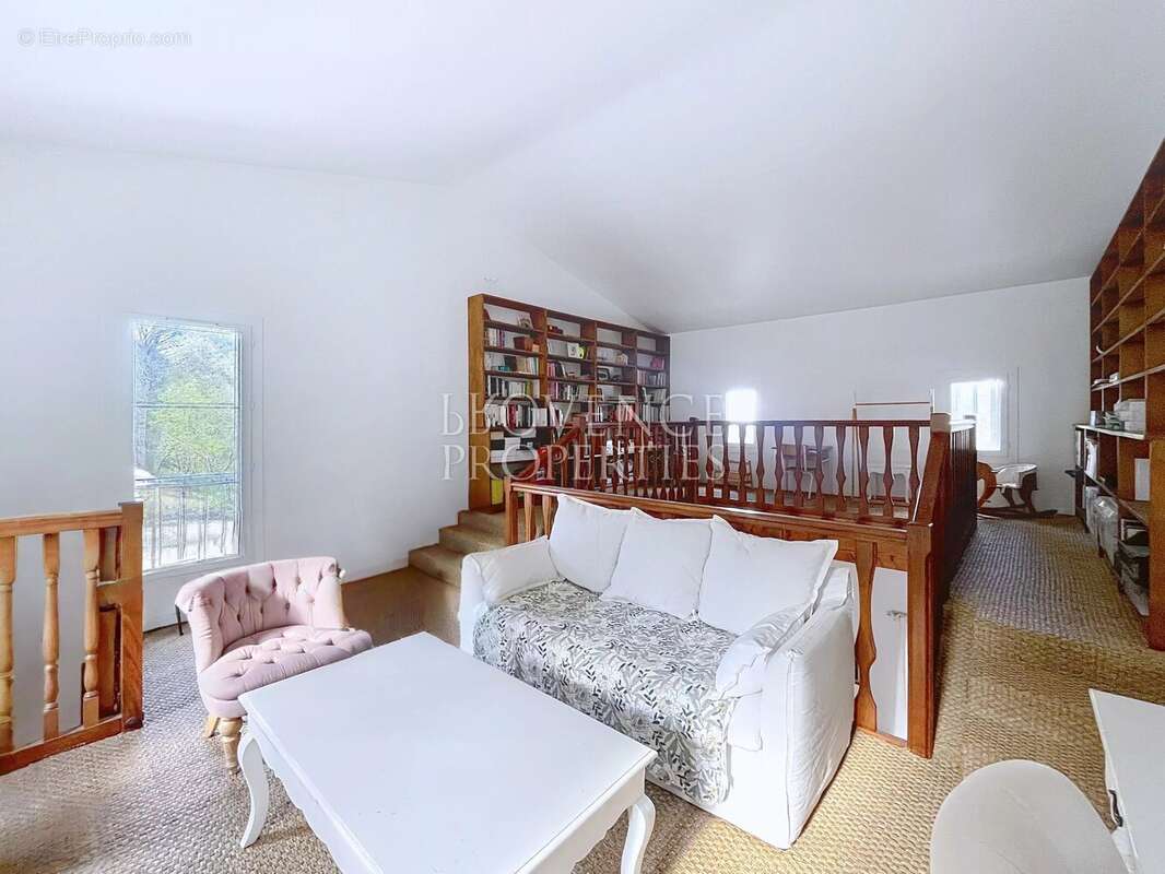 Élégante bastide d'inspiration aixoise sur les hauteurs de Tourves - photo 6