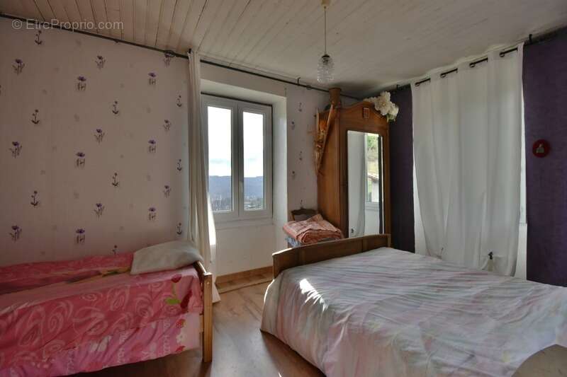 Maison à ROCHEPAULE