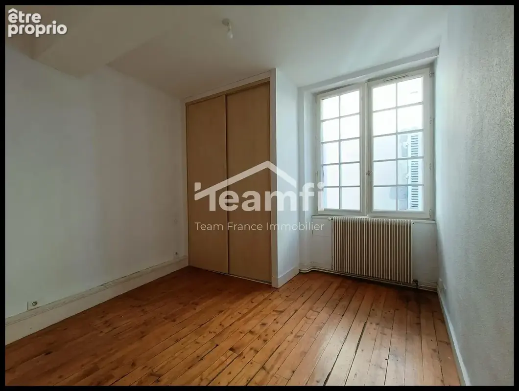 Appartement 300 m² à Thiers  - photo 3