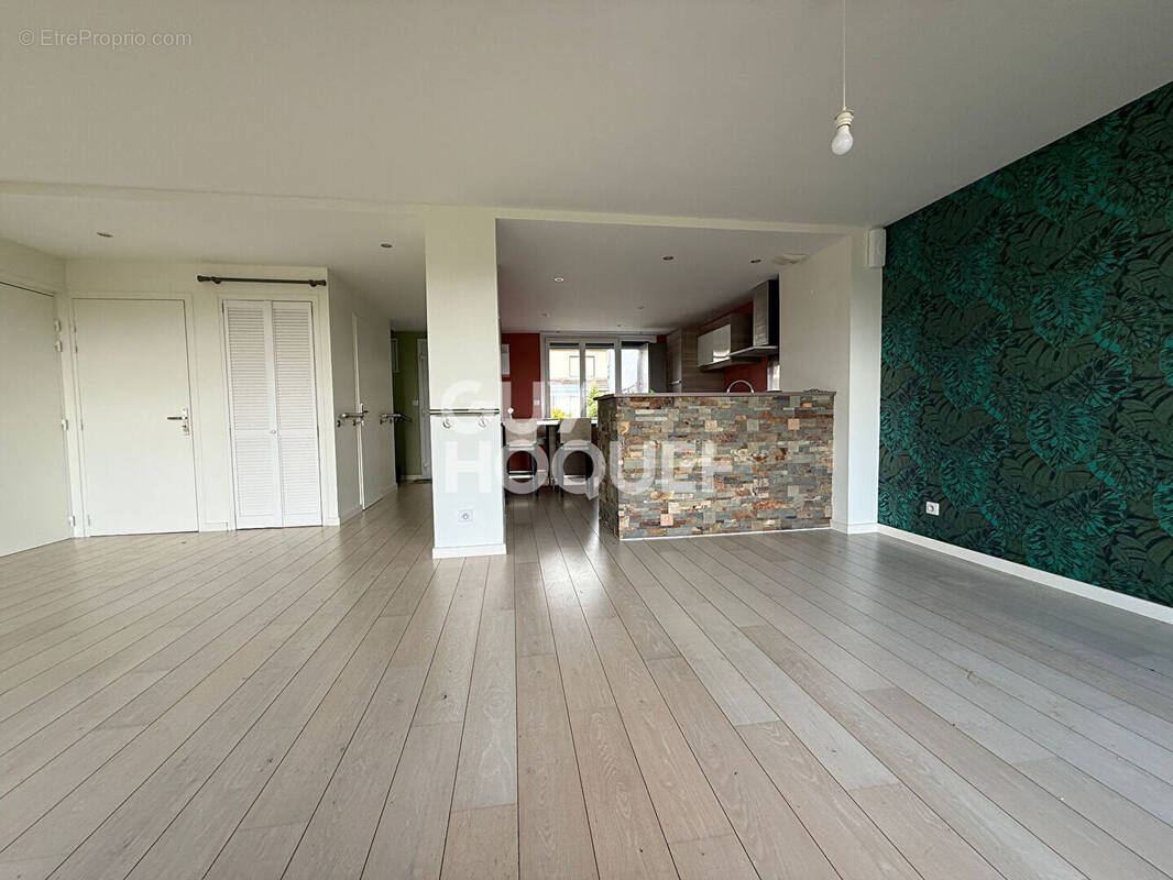 Maison à ECOLE-VALENTIN