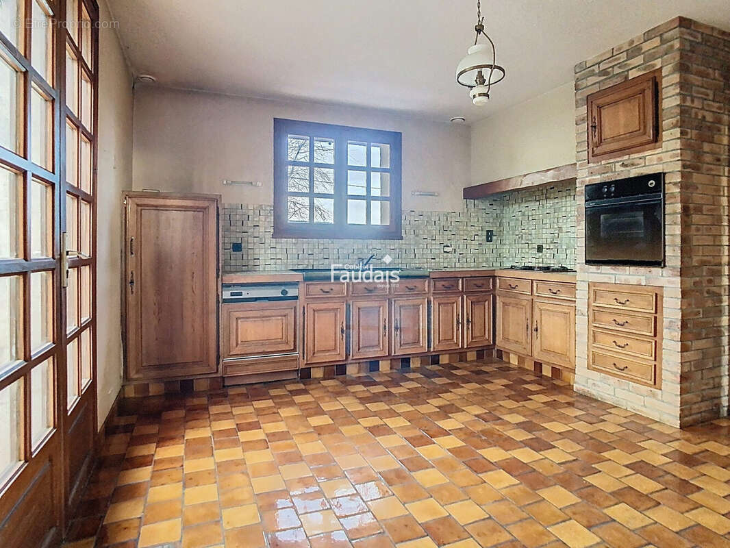 Maison 217 m² à Saint-Lo  - photo 5