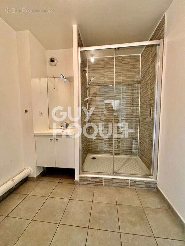 Appartement à AUBERVILLIERS