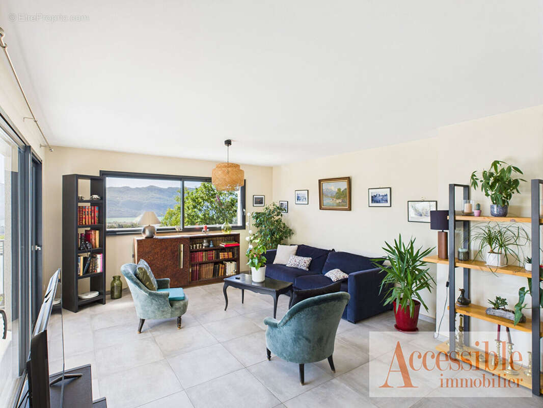 Appartement à PUGNY-CHATENOD