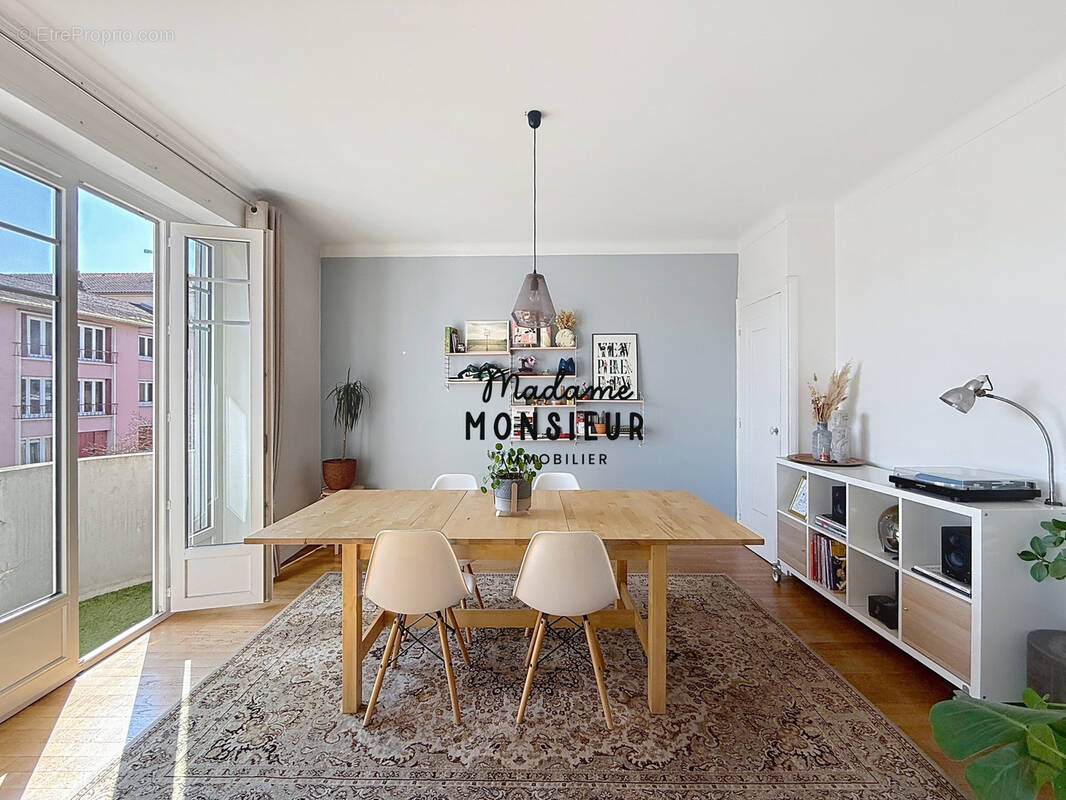 Appartement à BOURGOIN-JALLIEU