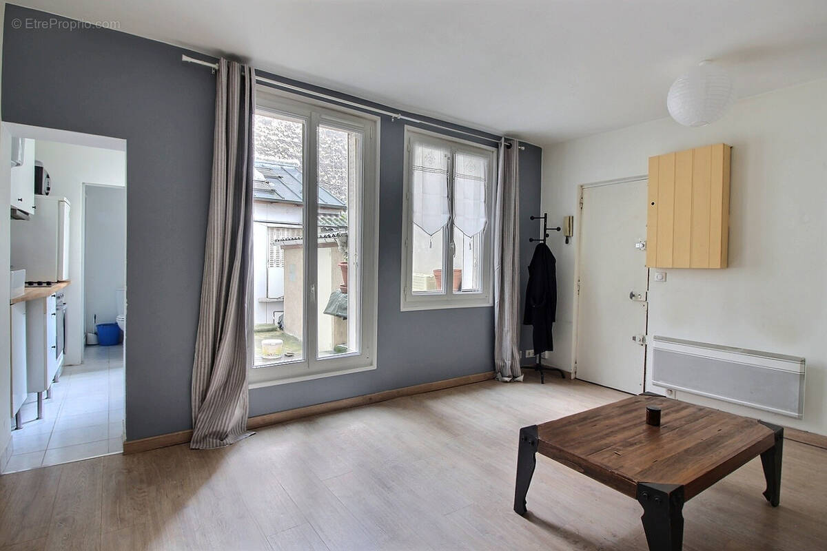 Appartement à PARIS-14E