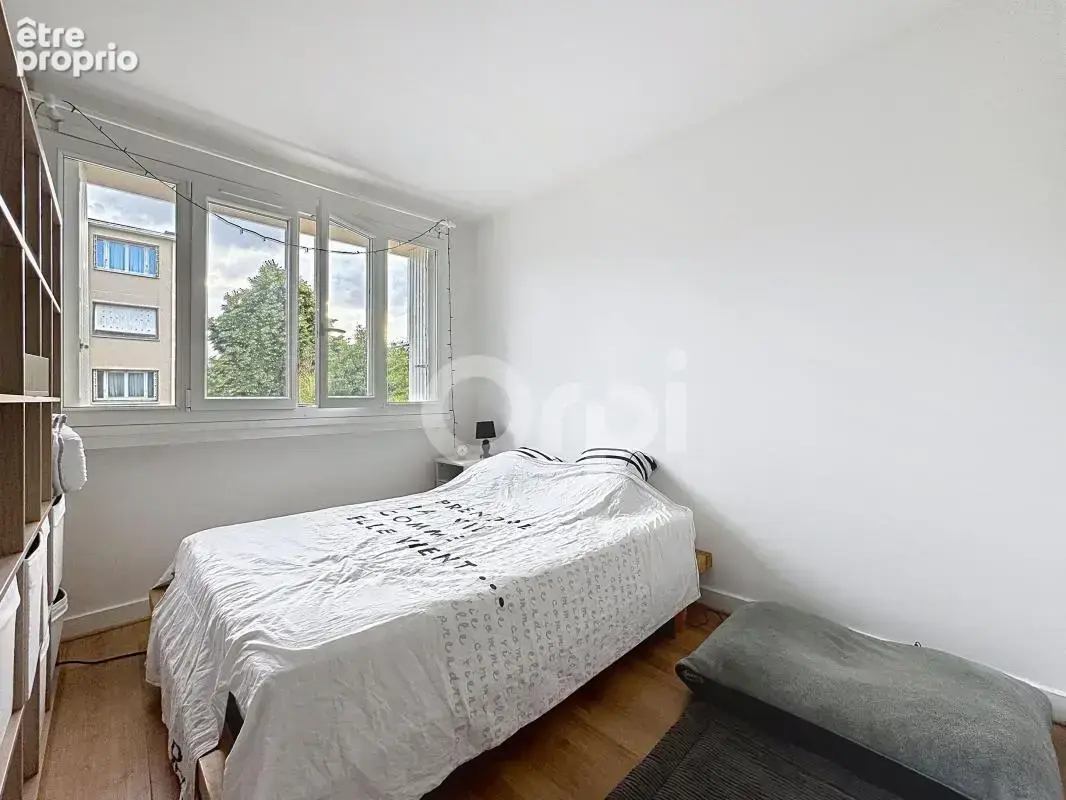 Studio 28m² avec balcon (expo ouest) +parking +cave - Proximité RER E 7 minutes- centre ville - photo 5