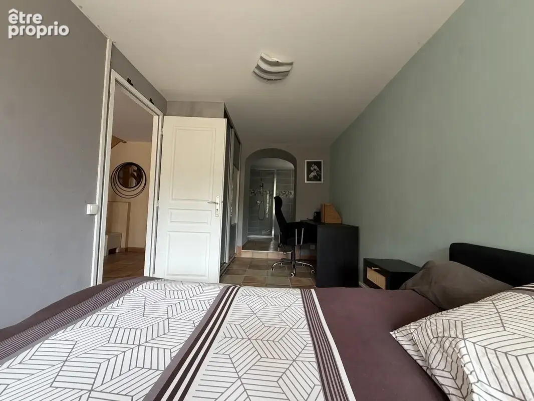 Maison rénovée avec un hectare de terrain - photo 10