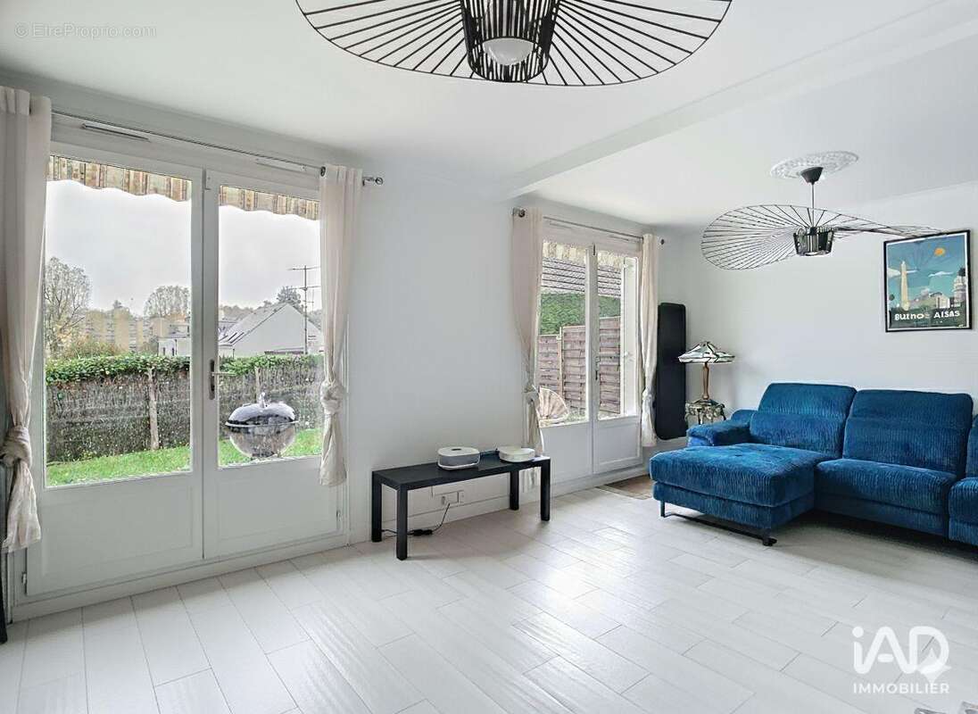 Photo 2 - Maison à VERRIERES-LE-BUISSON