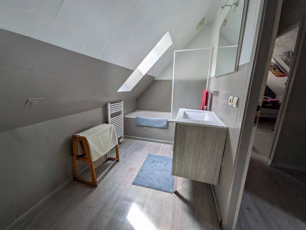 Maison d'habitation - 4 chambres - photo 11