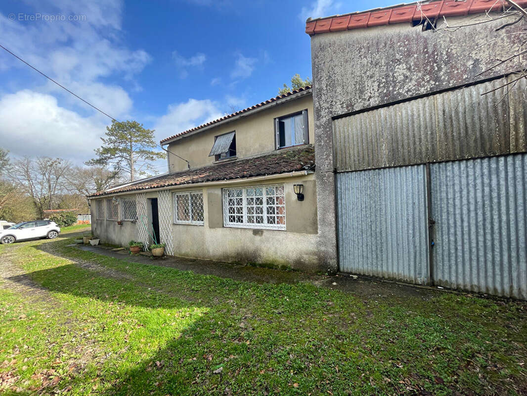 Maison PENNE D'AGENAIS 121m² + garages (terrain 11 630m²) - photo 18