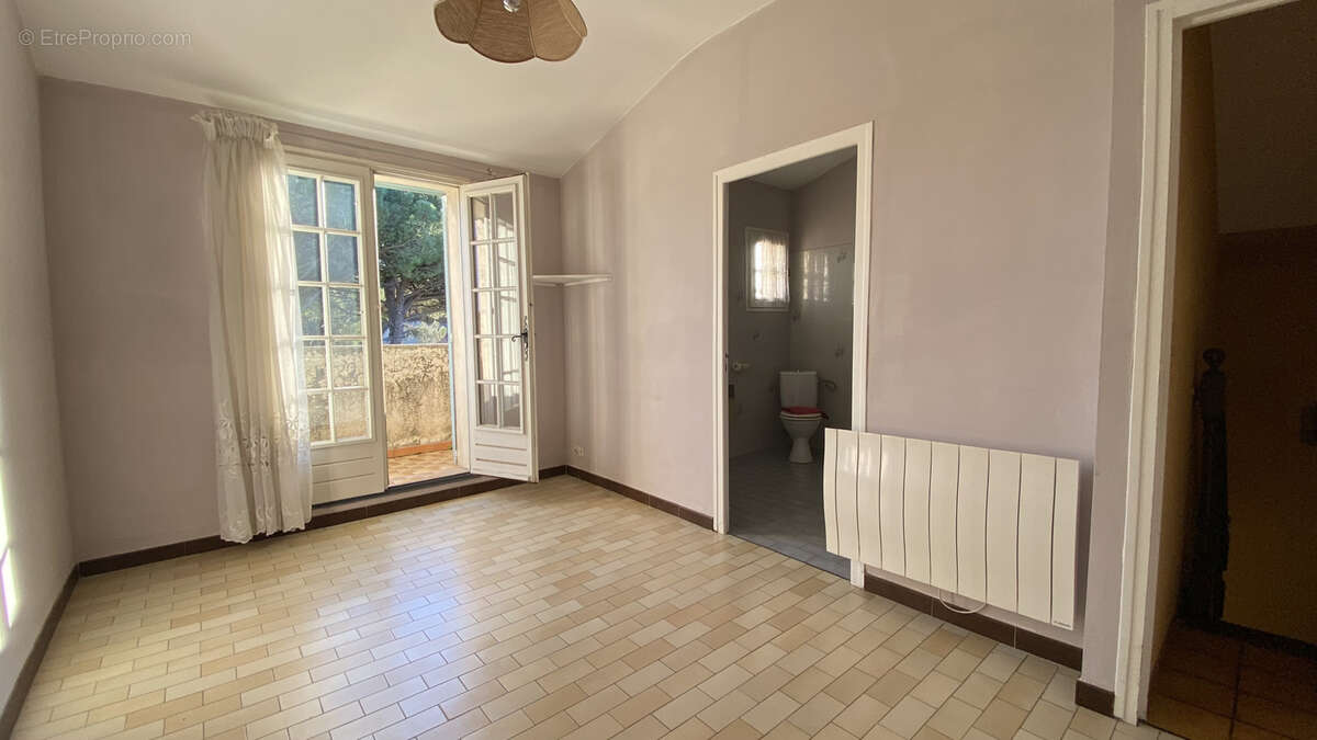 Maison à MORIERES-LES-AVIGNON