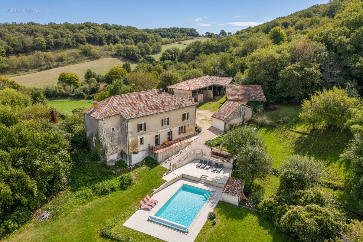 Maison à BOUSSAN