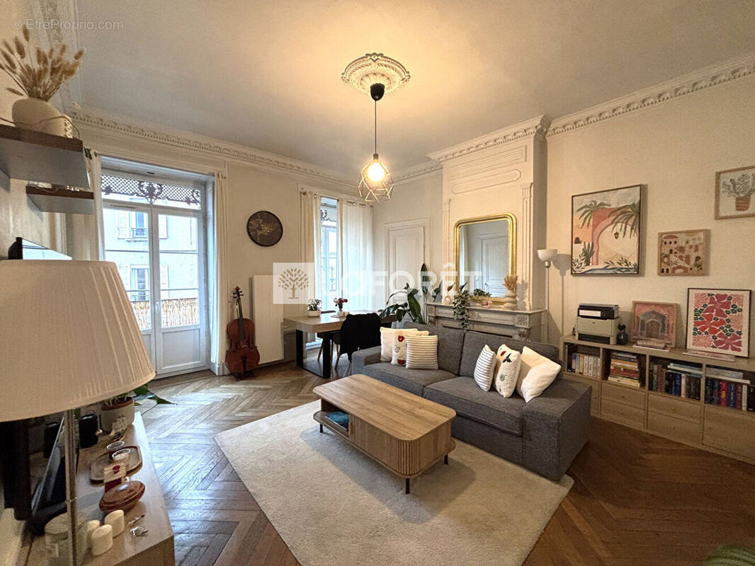 Appartement à GIVORS