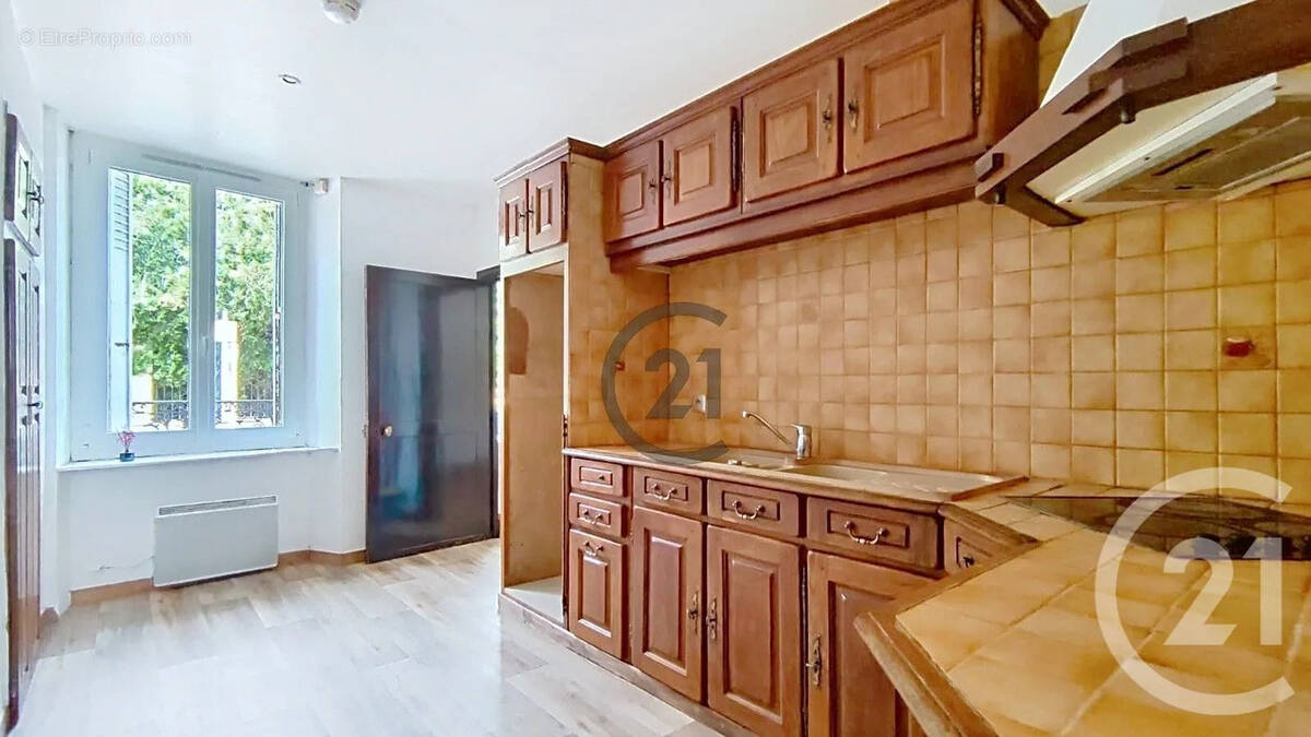 Appartement à BRIE-COMTE-ROBERT