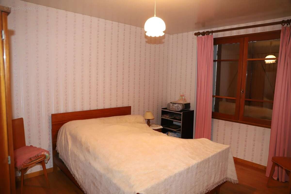 Maison à SAINT-JEAN-DU-FALGA