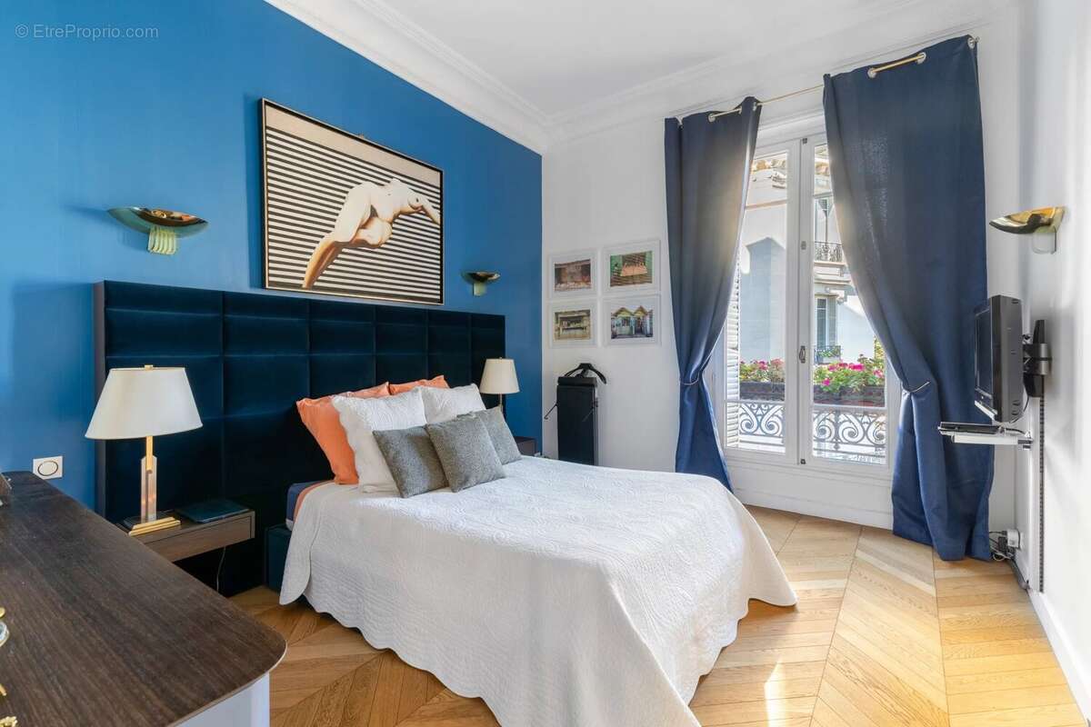 Appartement à PARIS-8E