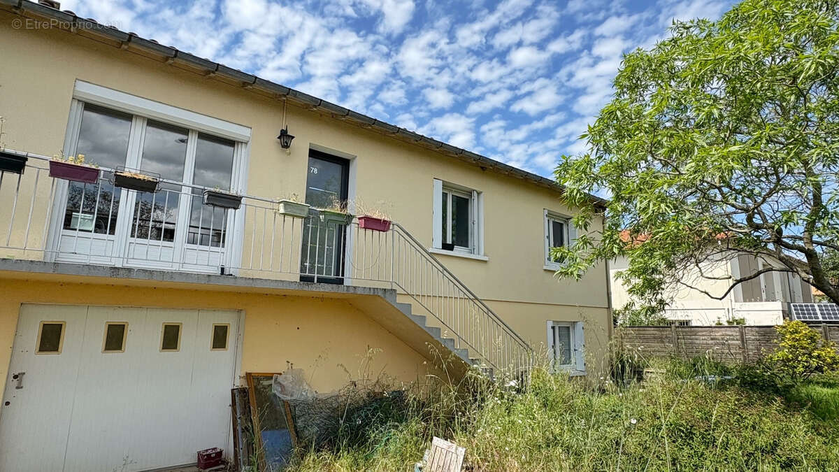 Maison à VOUILLE