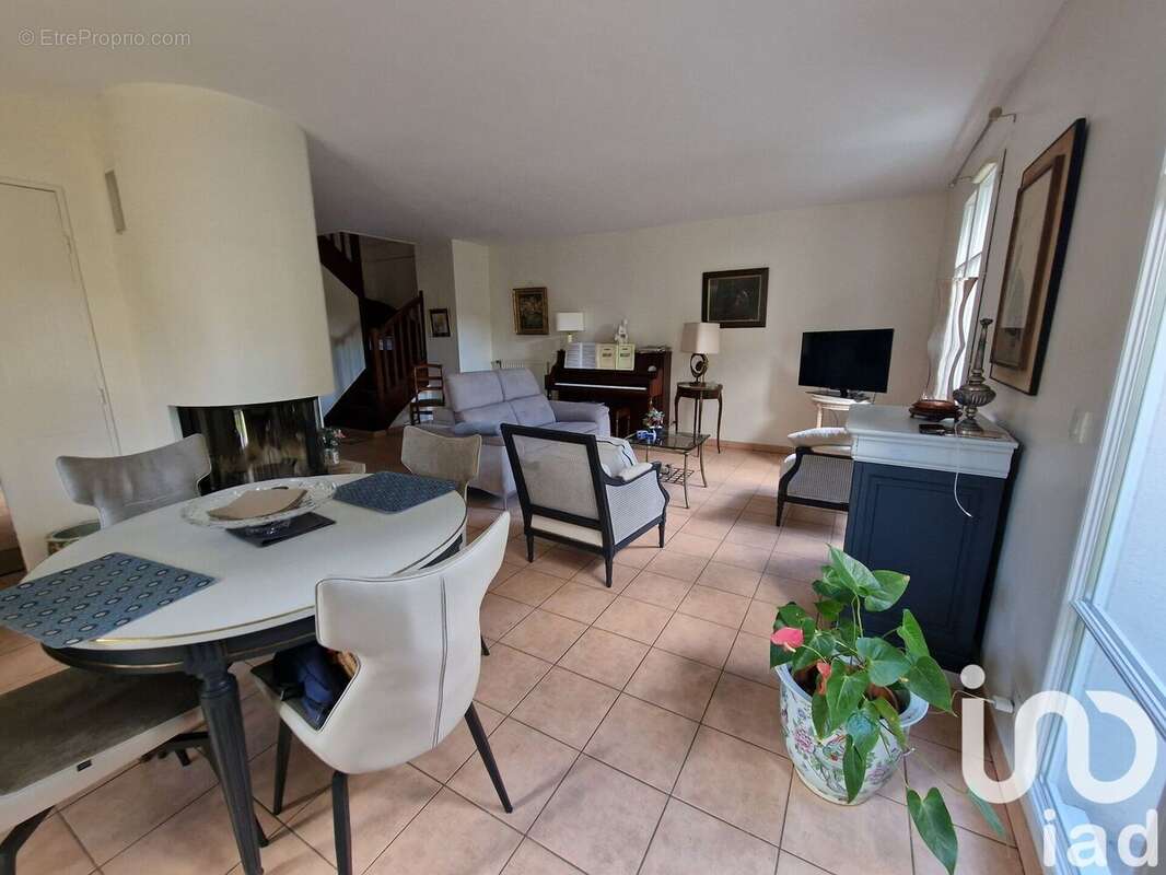 Photo 3 - Maison à LE PLESSIS-BOUCHARD