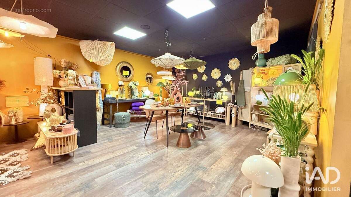 Photo 3 - Commerce à QUIMPERLE