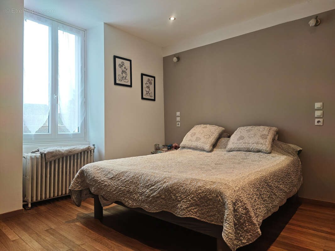 Maison à CERCY-LA-TOUR