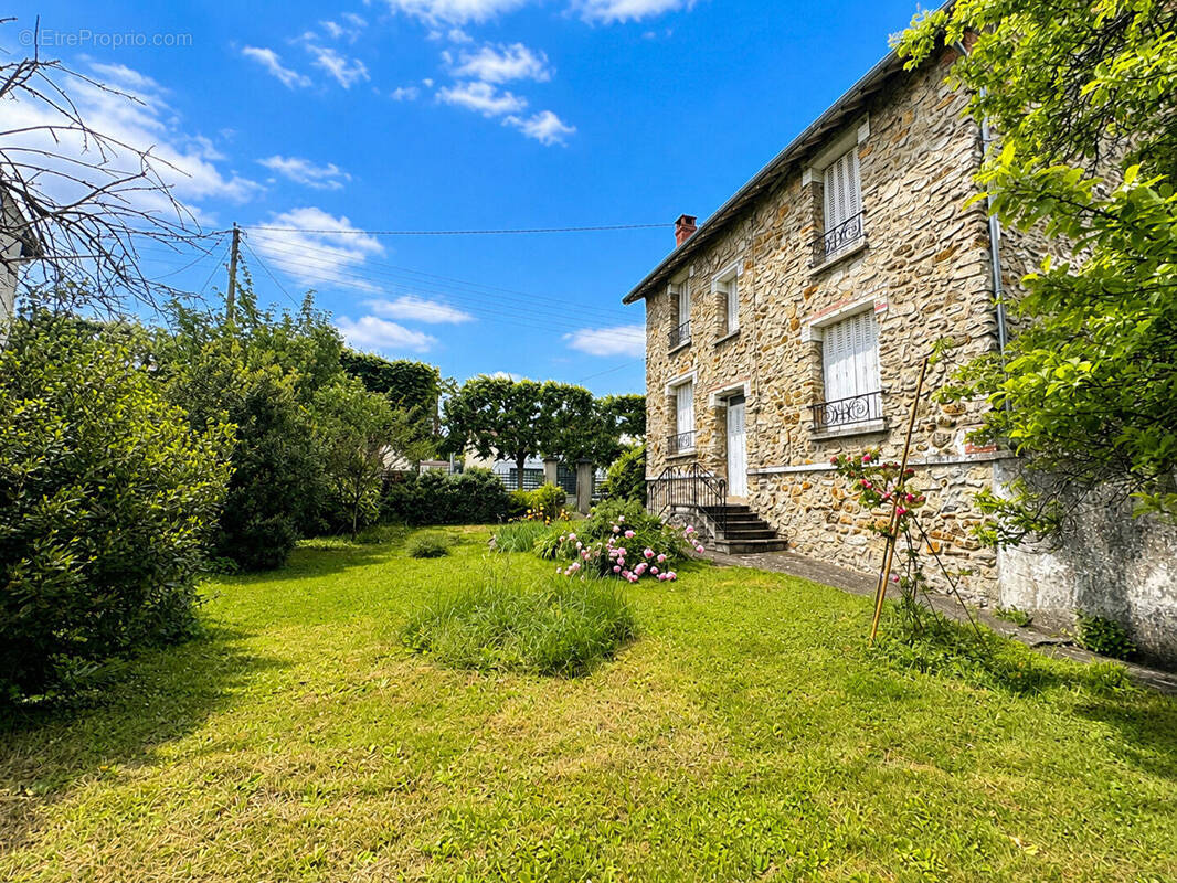 Maison à MONTGERON