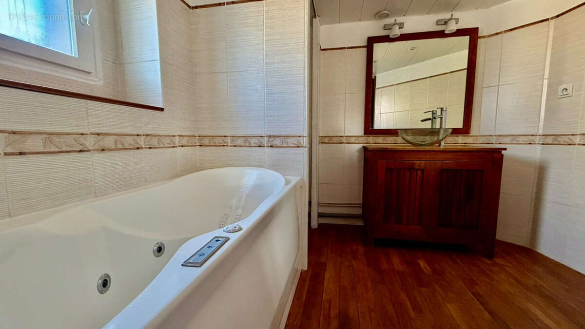 Appartement à LA CHAPELLE-EN-SERVAL