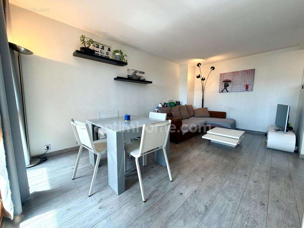 Appartement 4 pièces, 3 chambres / balcon / cave / parking / terrain de tennis - photo 8