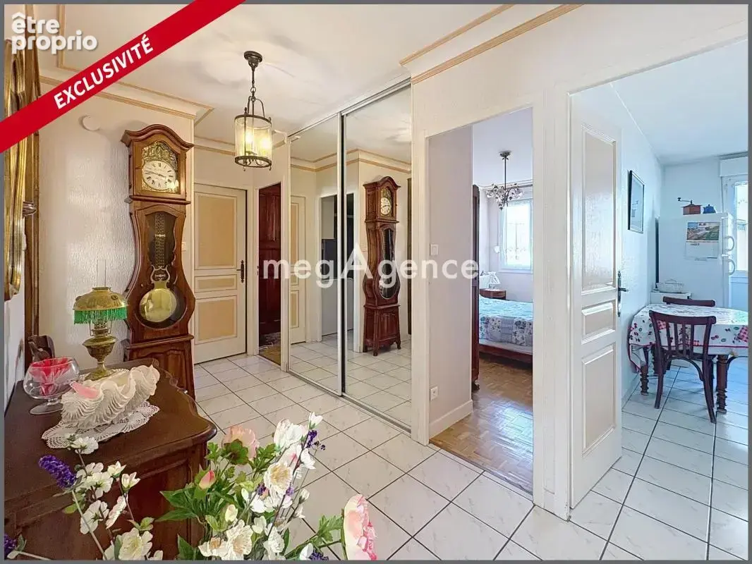 À vendre – Spacieux appartement T4 avec balcon plein sud et garage à Sainte-Colombe - photo 6