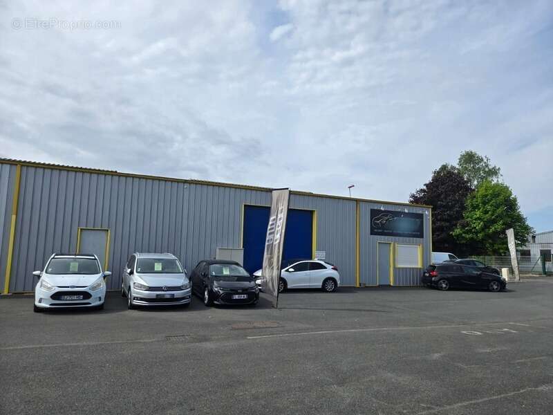 Commerce à NOTRE-DAME-D&#039;OE