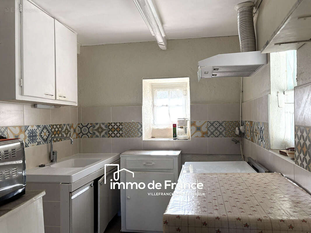 Ensemble immobilier - Maison d'habitation et dépendance à rénover - La Rouquette - photo 6