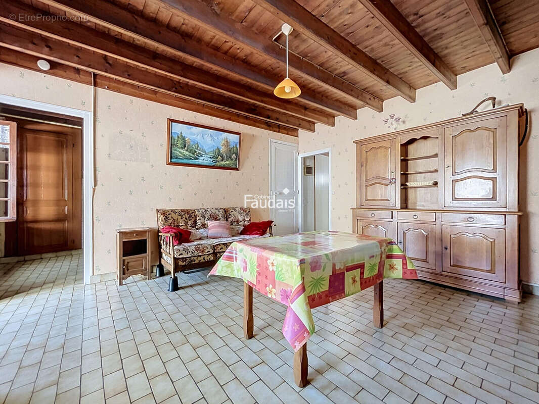 Maison 79 m² à Barneville-Carteret  - photo 4