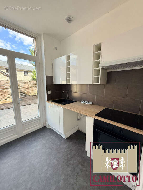 Immeuble de trois appartements à Nogent Le Roi - photo 5