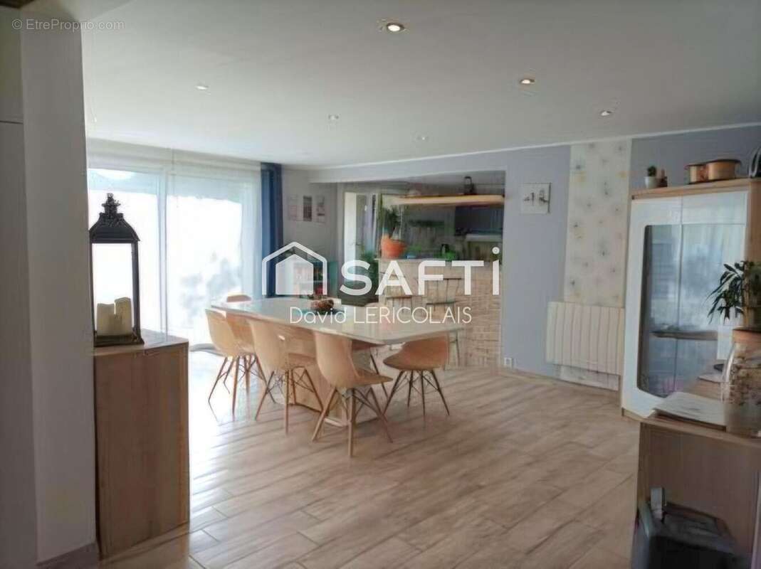 Maison 200 m² à Creances  - photo 2