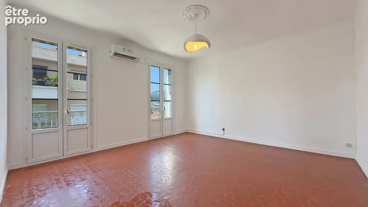 Appartement de caractère haussmannien au cœur de Hyères - photo 5