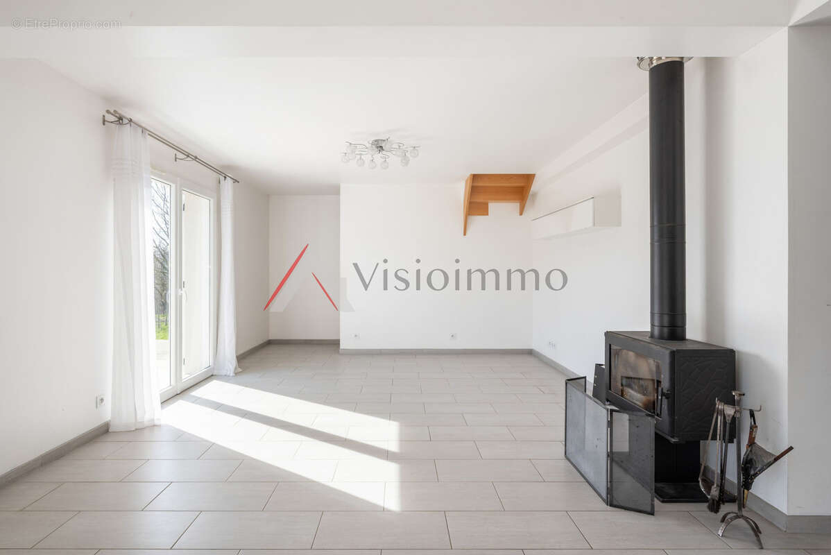 Maison à LES ECHELLES