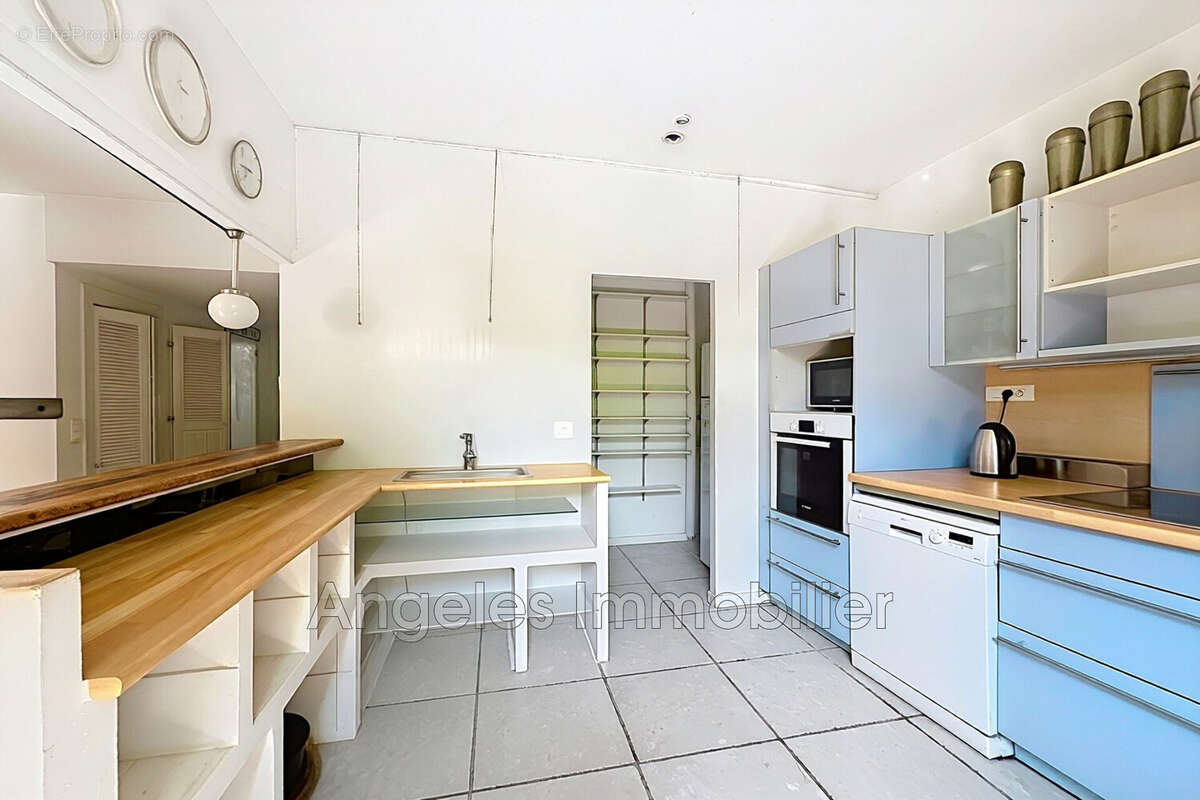 Maison 240 m² à Antibes  - photo 3