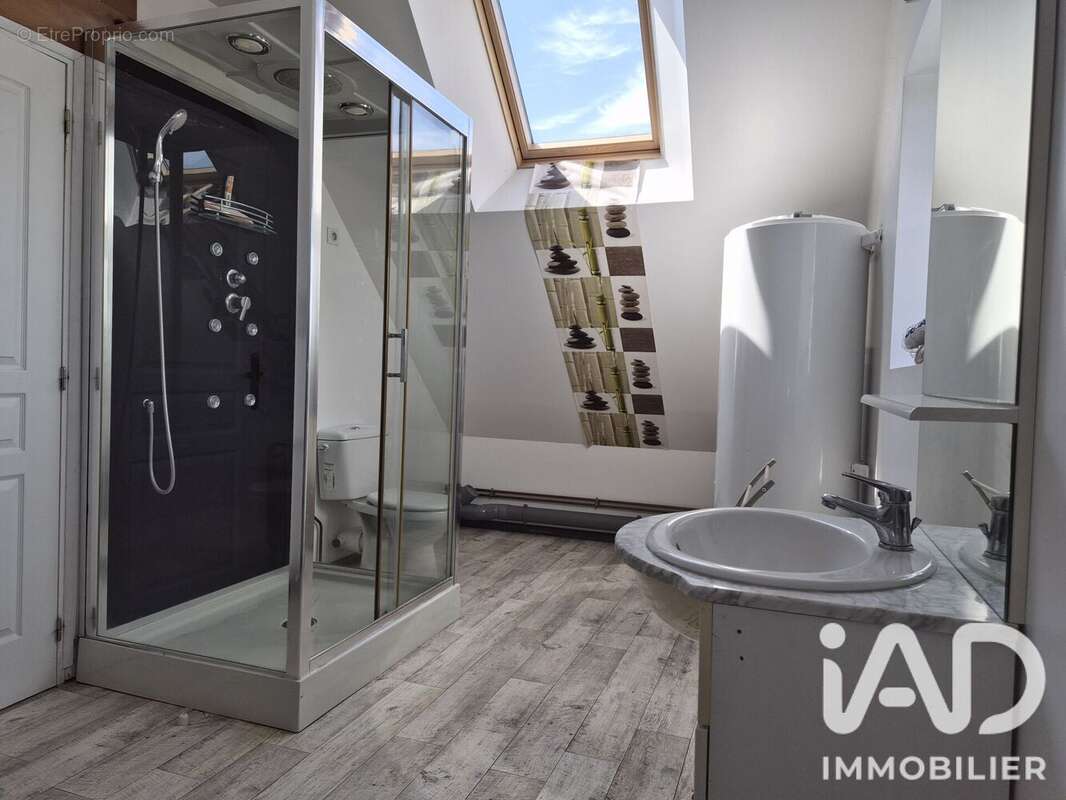 Maison 270 m² à Veron  - photo 9