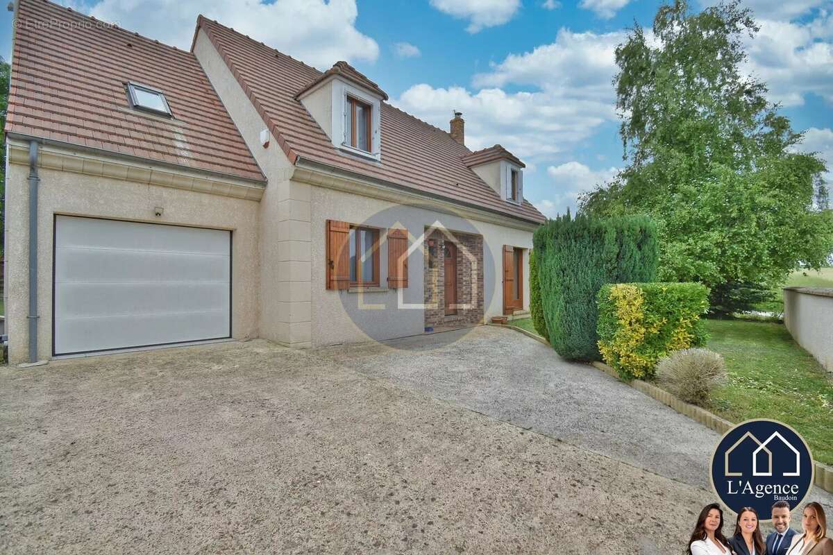 Maison à EPERNON
