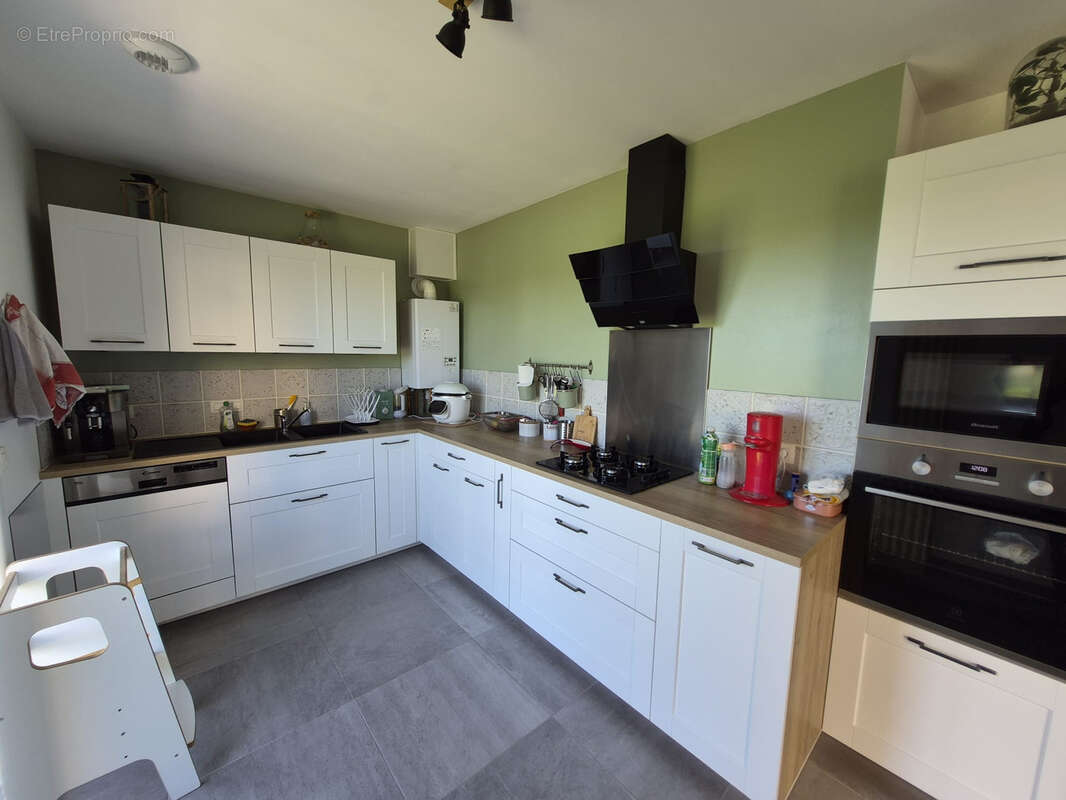 Maison à LA QUEUE-LES-YVELINES