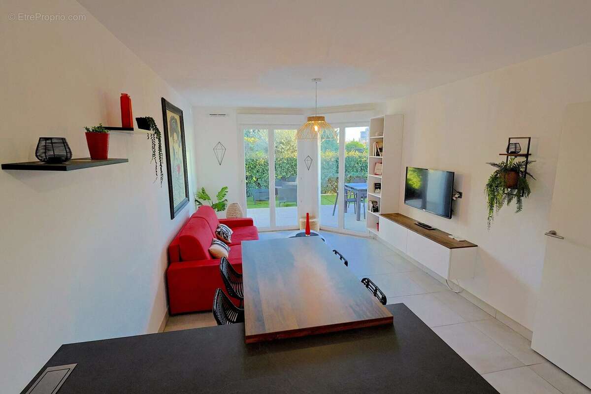 Appartement à VALLAURIS