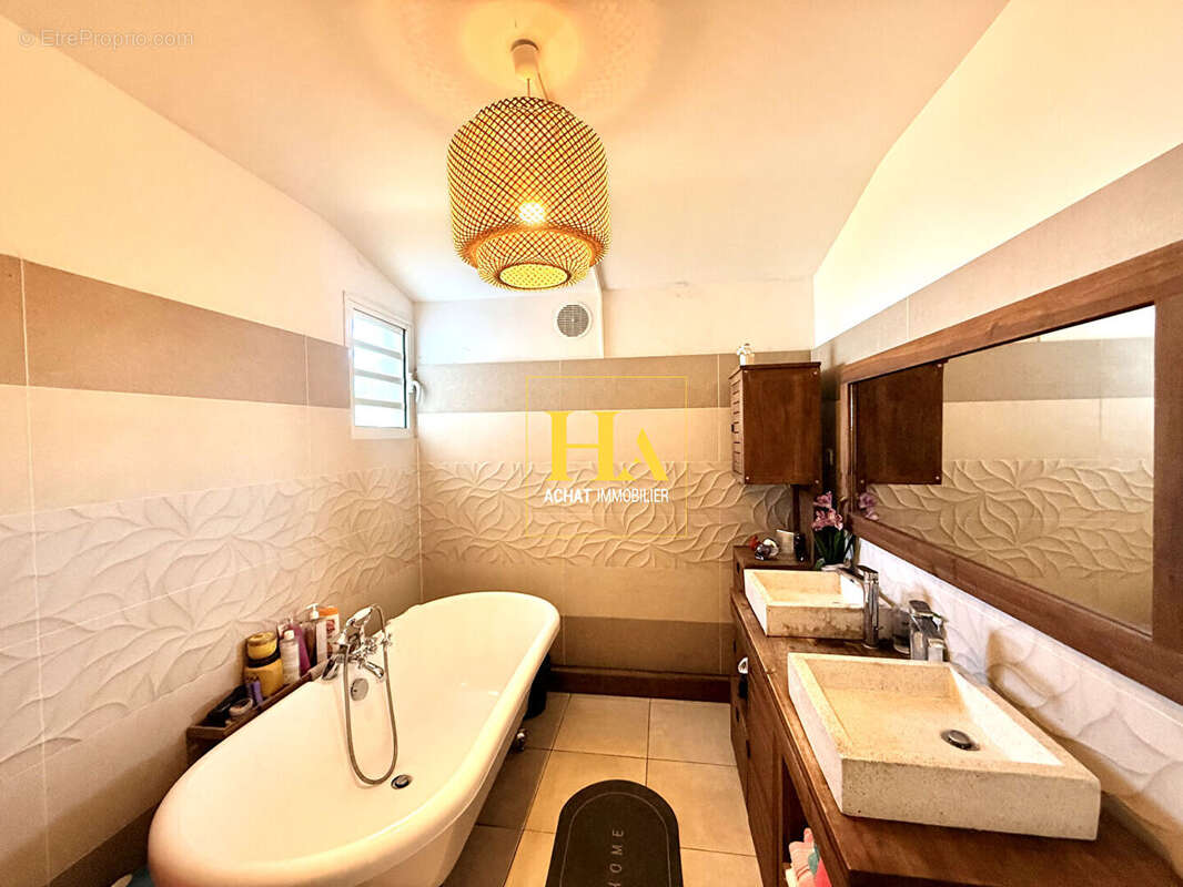 Appartement F3 avec vue mer , 69 m² , Le Tampon - photo 3