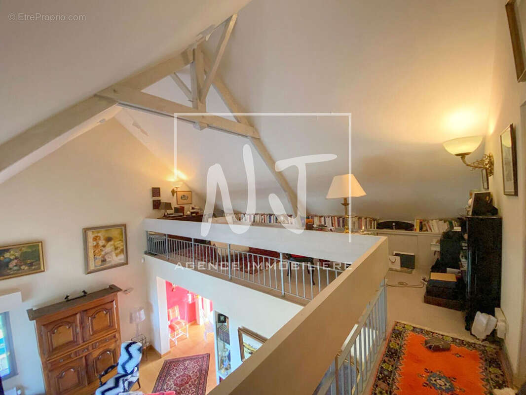 Appartement à LES PONTS-DE-CE