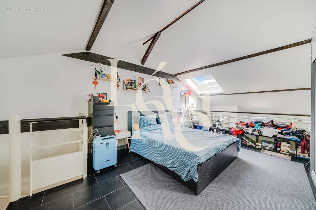 Appartement à CHARENTON-LE-PONT