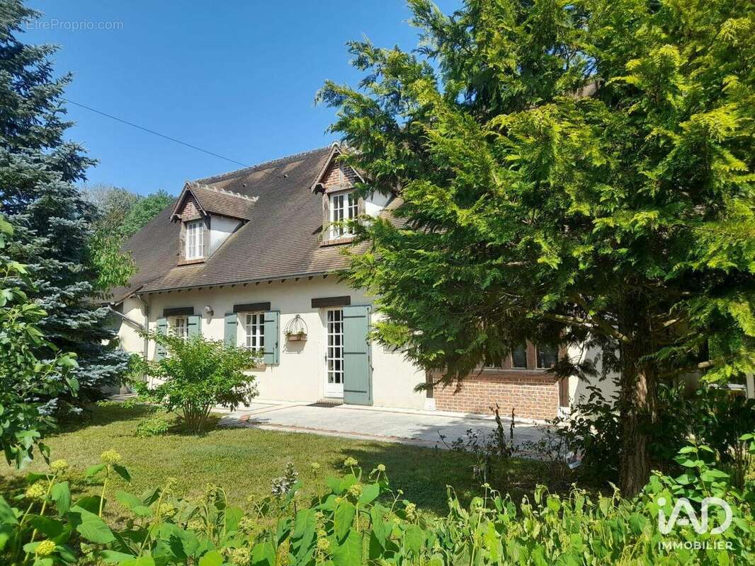 Photo 2 - Maison à CELLETTES